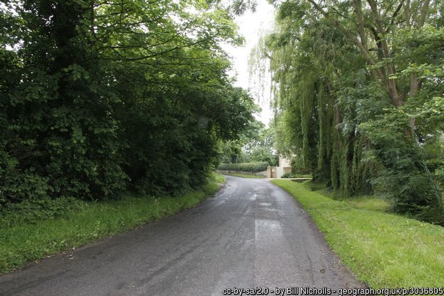 geograph photo 3036805 of the race route