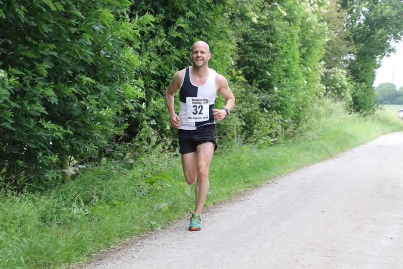 photo 1561 of a runner