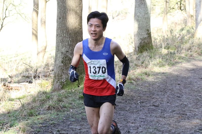 photo 1603 of a runner