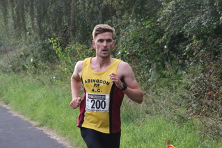 photo of the 1st male Oxfordshire club runner