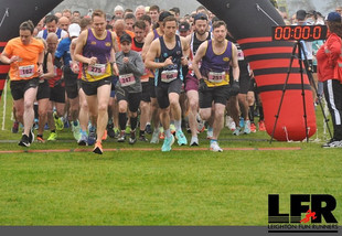 photo of the start of the Leighton Buzzard 10K taken by Gavin Prechner