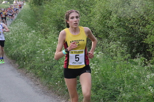 photo of the 1st female Oxfordshire club runner