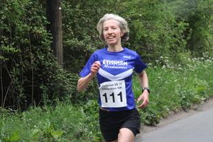 photo of the 1st female Oxfordshire club runner