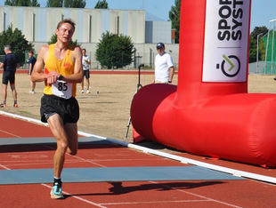 photo of Jonathan Cornish at the finish