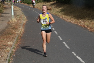 photo of the 1st female Oxfordshire club runner