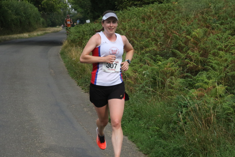 photo 1066 of a runner