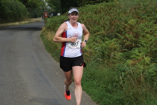 photo of the 1st female Oxfordshire club runner