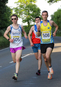 This photo of the first 3 runners is by Claire Louise