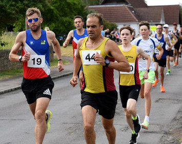 photo of the 1st male Oxfordshire club runner