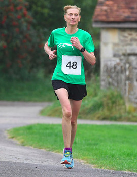 photo of the 1st female Oxfordshire club runner
