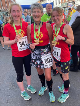This photo is of runners from Cherwell Runners