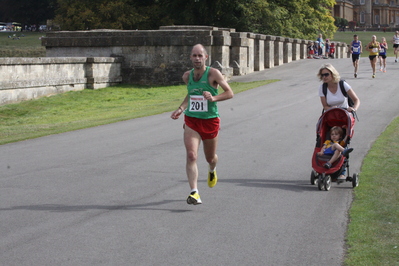 thumbnail for the story about the 2014 Highclere 10K