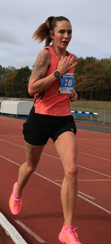 This photo is of Kerry Wilkinson. It was taken by Abingdon Marathon